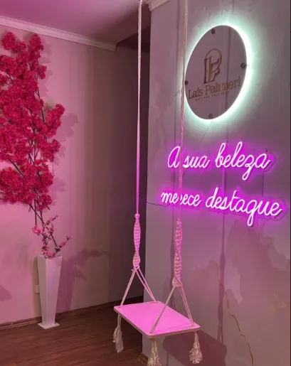 Painel neon: a sua beleza merece destaque